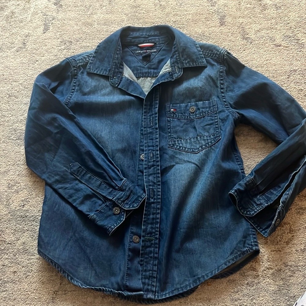 Little boys, Tommy Hilfiger denim button-down size 6
